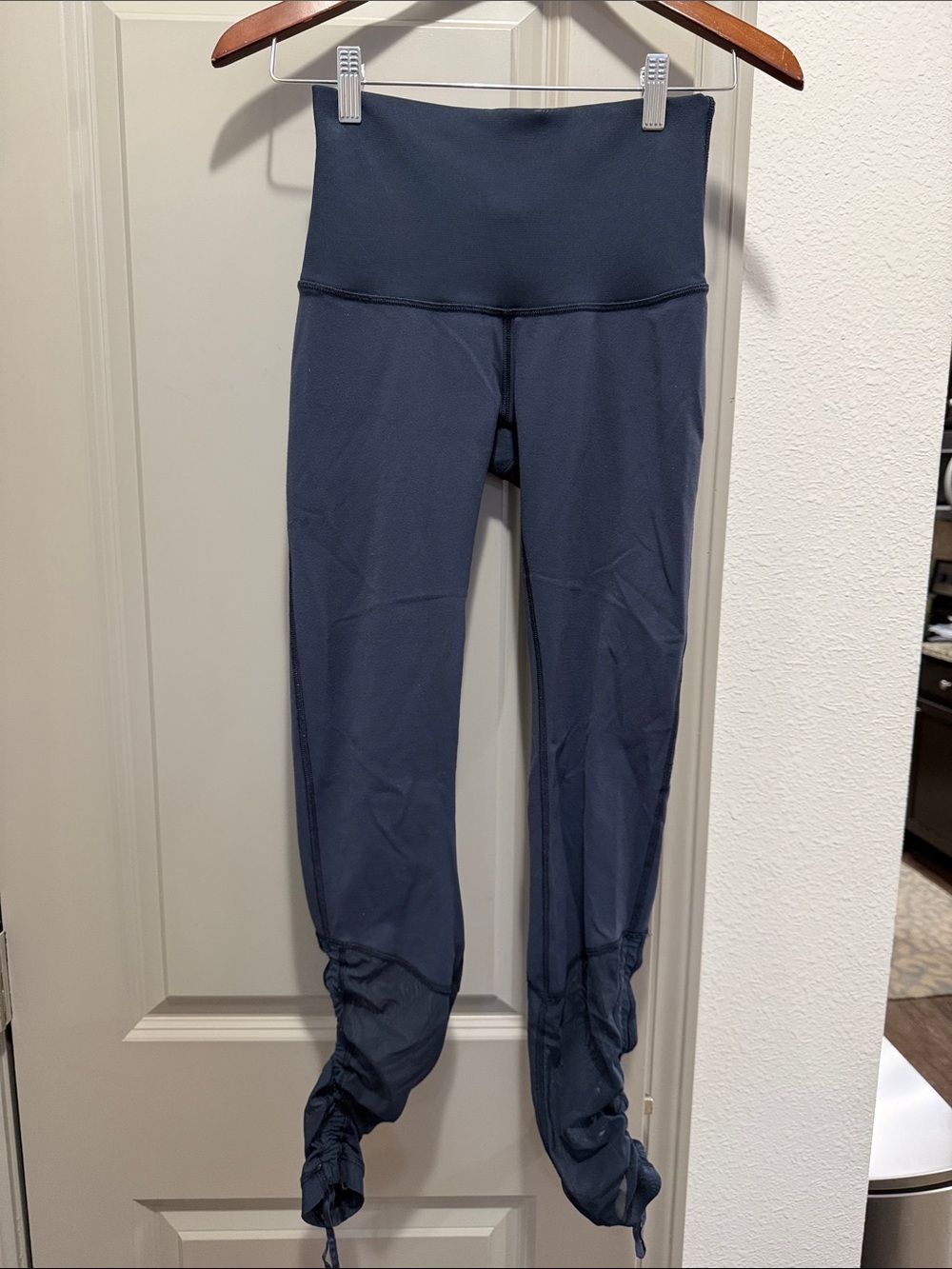 Lululemon navy Blue High Waist Leggings Yoga Pants mesh Sheer Panel wunder 6